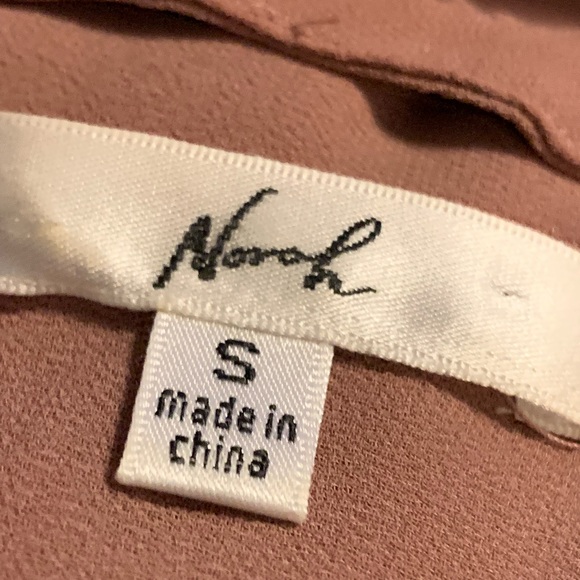 Small blush top - Picture 3 of 3